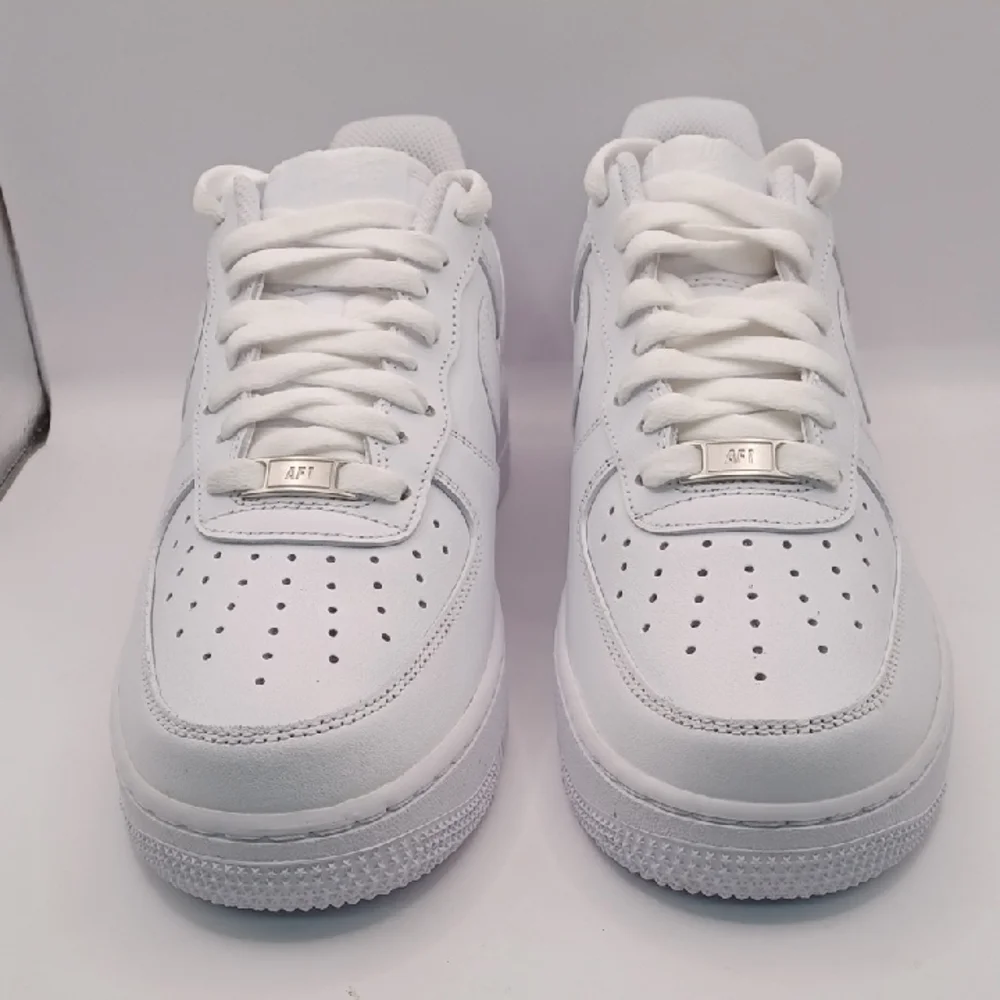 NEW Nike Air Force 1 Triple White Sneakers Men Size 10 US DD8959-100 - Picture 2 of 13